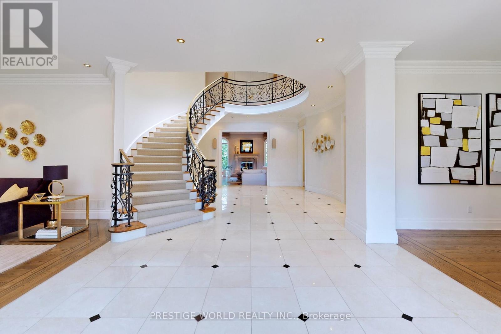 37 Rollscourt Drive, Toronto (St. Andrew-Windfields), Ontario  M2L 1X6 - Photo 3 - C12212920