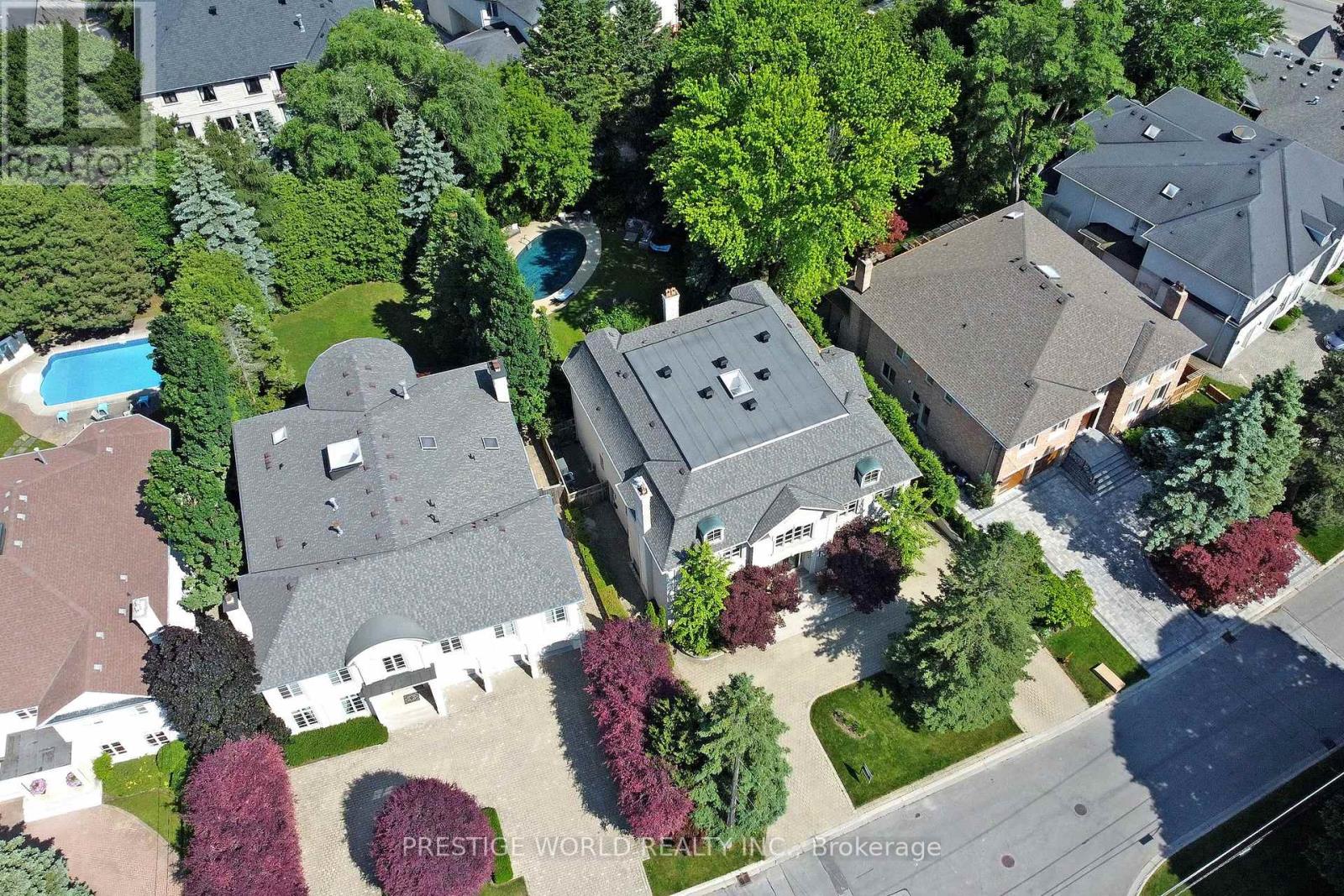 37 Rollscourt Drive, Toronto (St. Andrew-Windfields), Ontario  M2L 1X6 - Photo 44 - C12212920