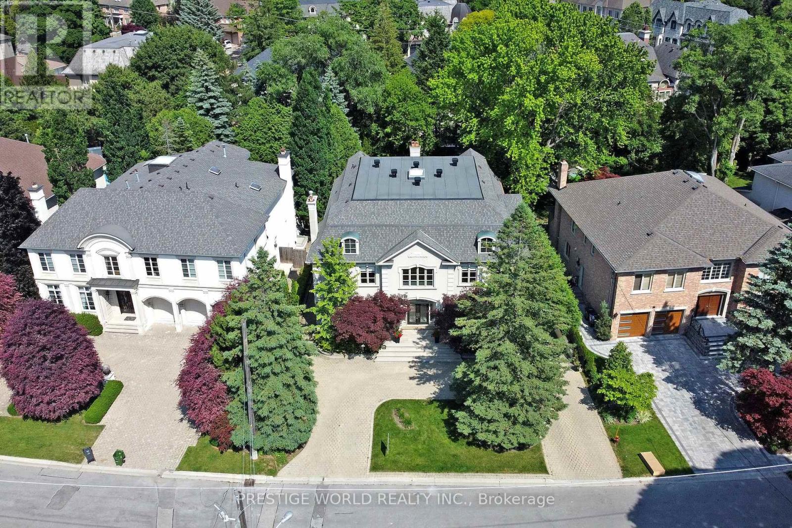 37 Rollscourt Drive, Toronto (St. Andrew-Windfields), Ontario  M2L 1X6 - Photo 45 - C12212920