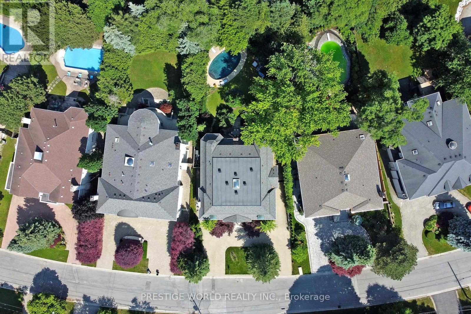 37 Rollscourt Drive, Toronto (St. Andrew-Windfields), Ontario  M2L 1X6 - Photo 47 - C12212920