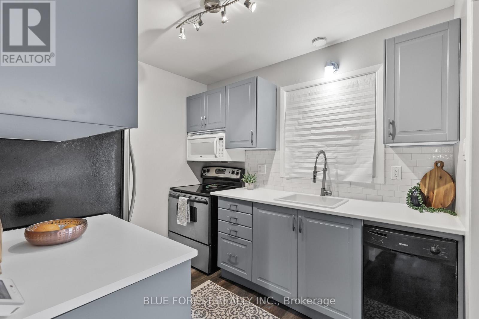 36 - 690 Little Grey Street, London East (East L), Ontario  N5Z 4M9 - Photo 11 - X12213003