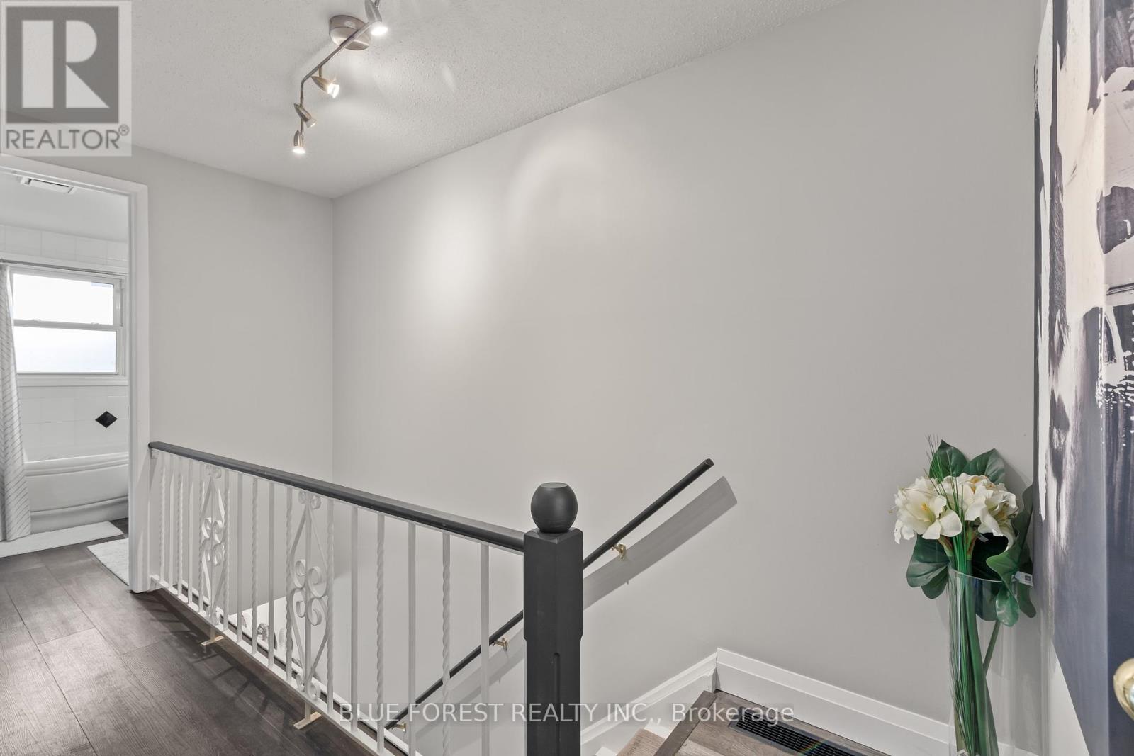 36 - 690 Little Grey Street, London East (East L), Ontario  N5Z 4M9 - Photo 16 - X12213003