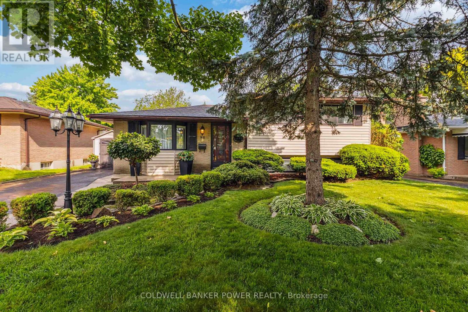 96 Cayuga Crescent