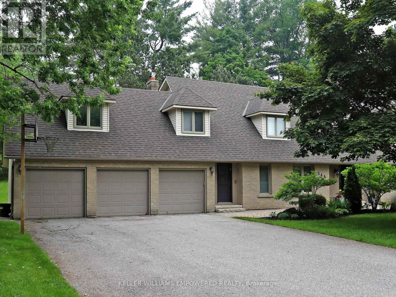 544 WOODLAND ACRES CRESCENT, Vaughan, Ontario