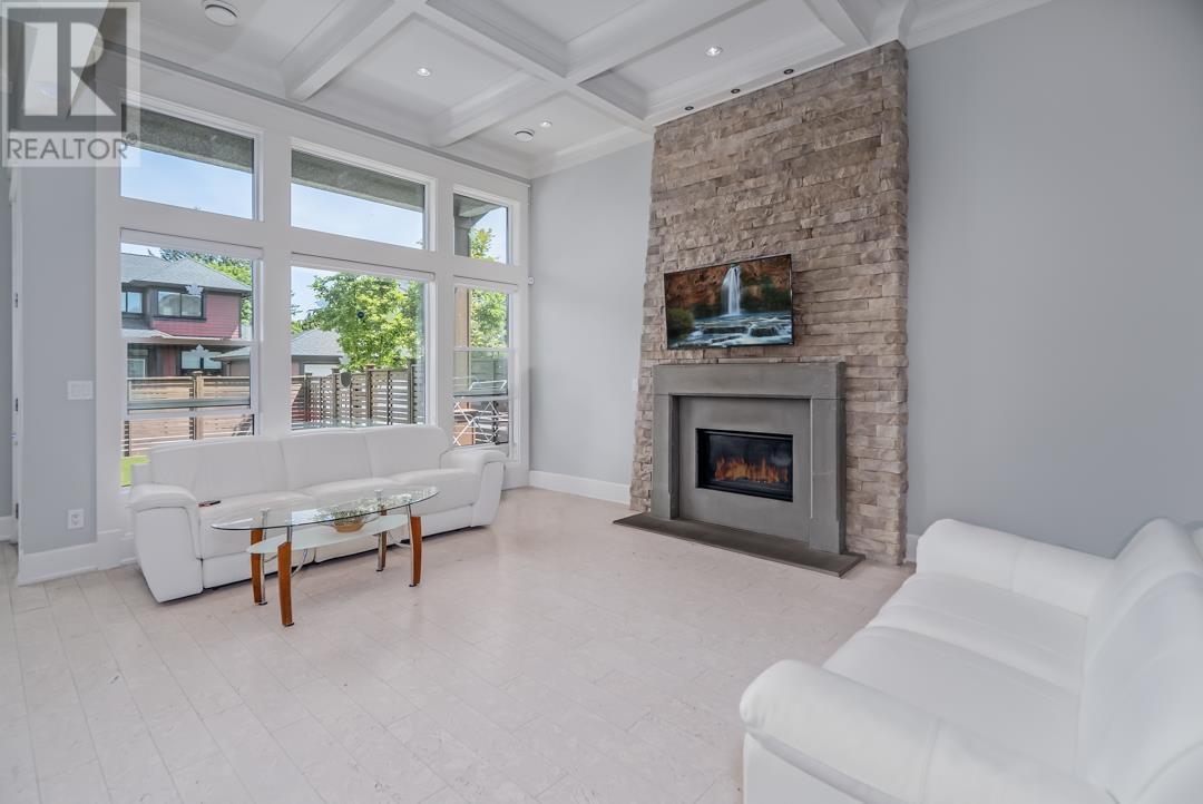 Property at 810 SPERLING AVENUE image 2