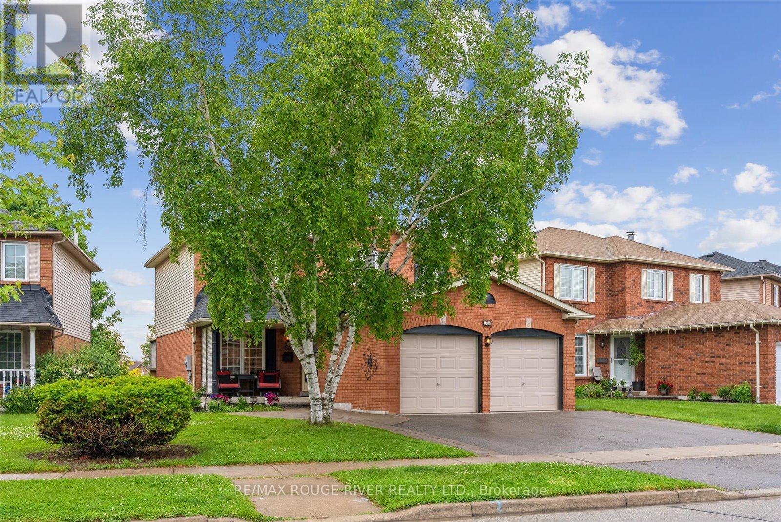 60 Bonnycastle Drive, Clarington (Bowmanville), Ontario  L1C 4S8 - Photo 2 - E12212716