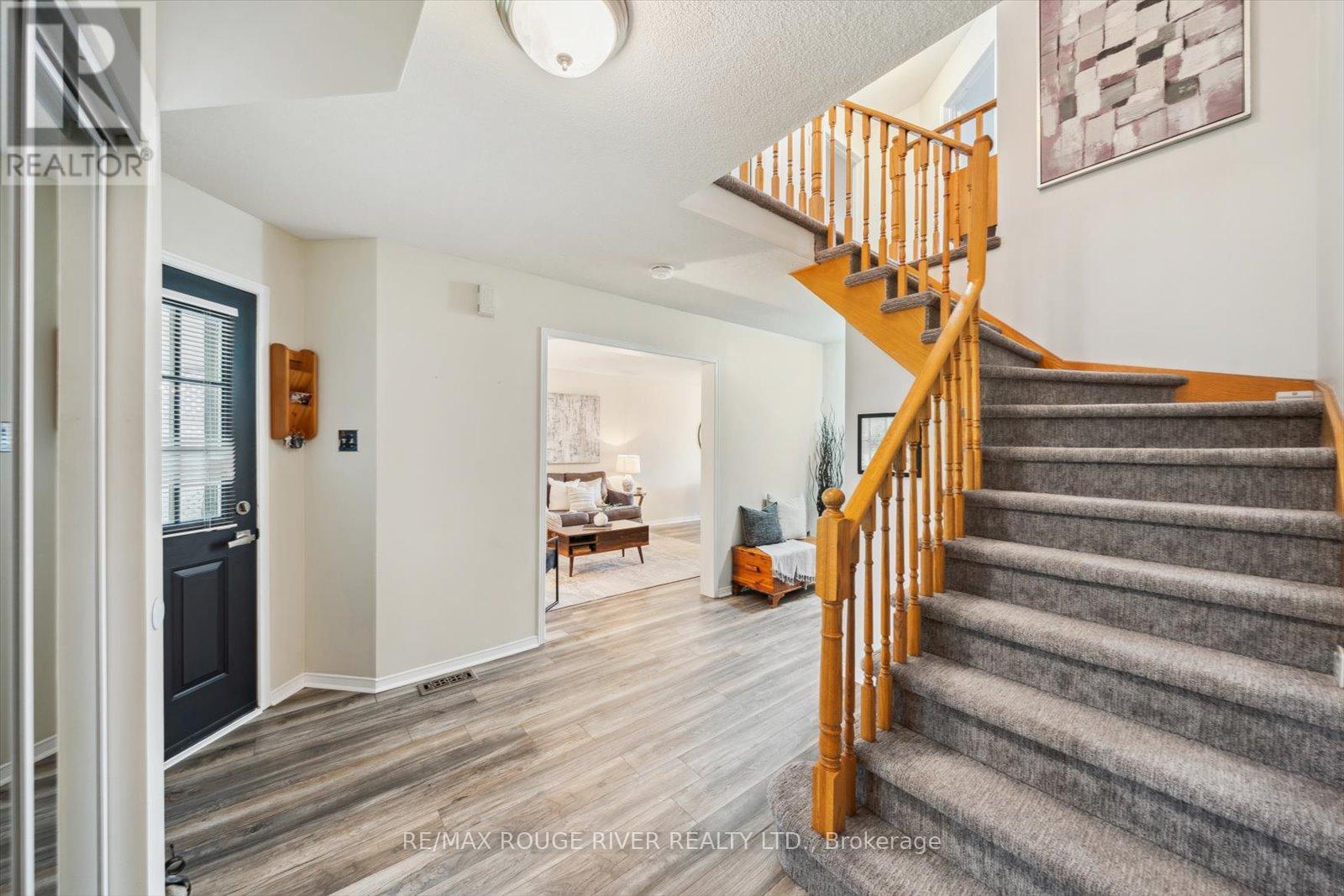 60 Bonnycastle Drive, Clarington (Bowmanville), Ontario  L1C 4S8 - Photo 6 - E12212716