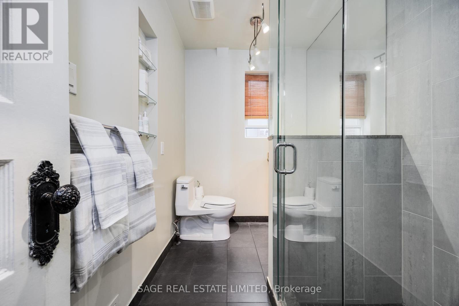 4 Strathcona Avenue, Toronto (North Riverdale), Ontario  M4K 1K7 - Photo 20 - E12212718