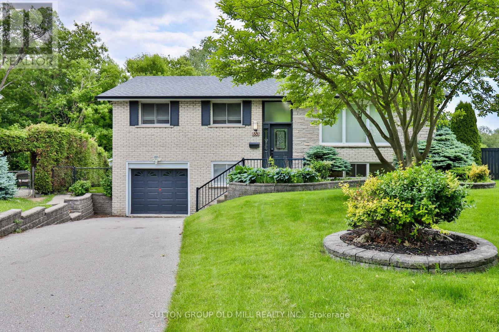 853 CAPRI COURT, Oshawa, Ontario