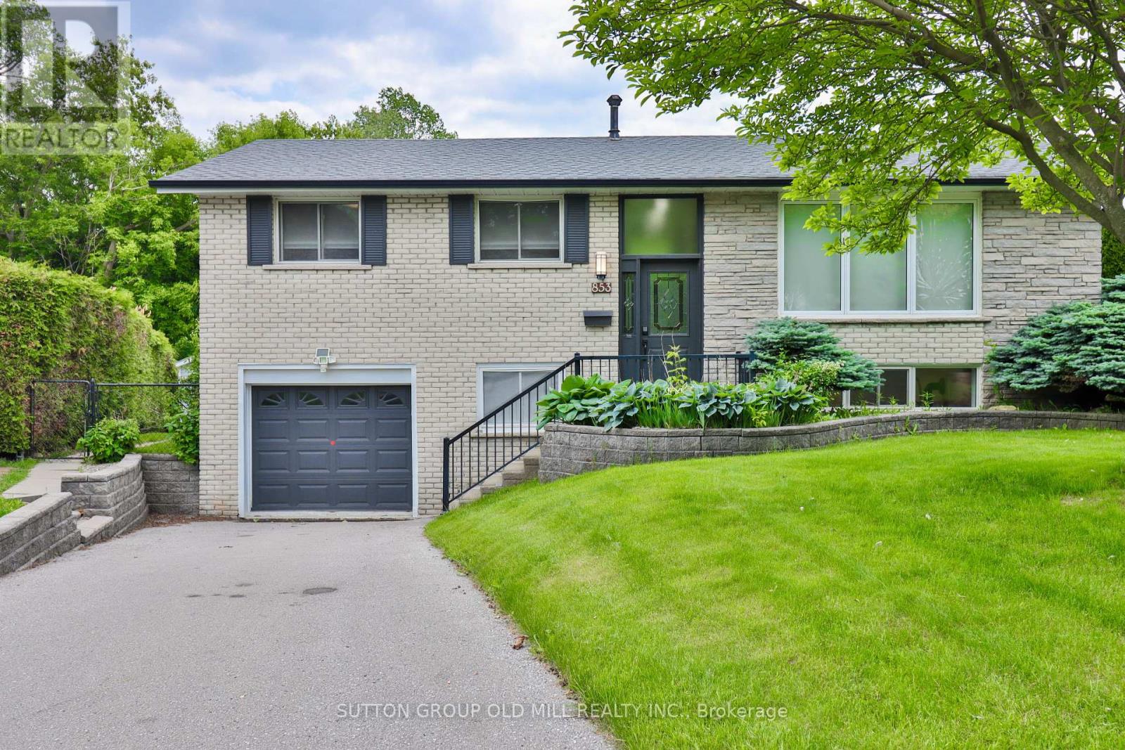 853 Capri Court, Oshawa (Donevan), Ontario  L1H 1S2 - Photo 2 - E12212737