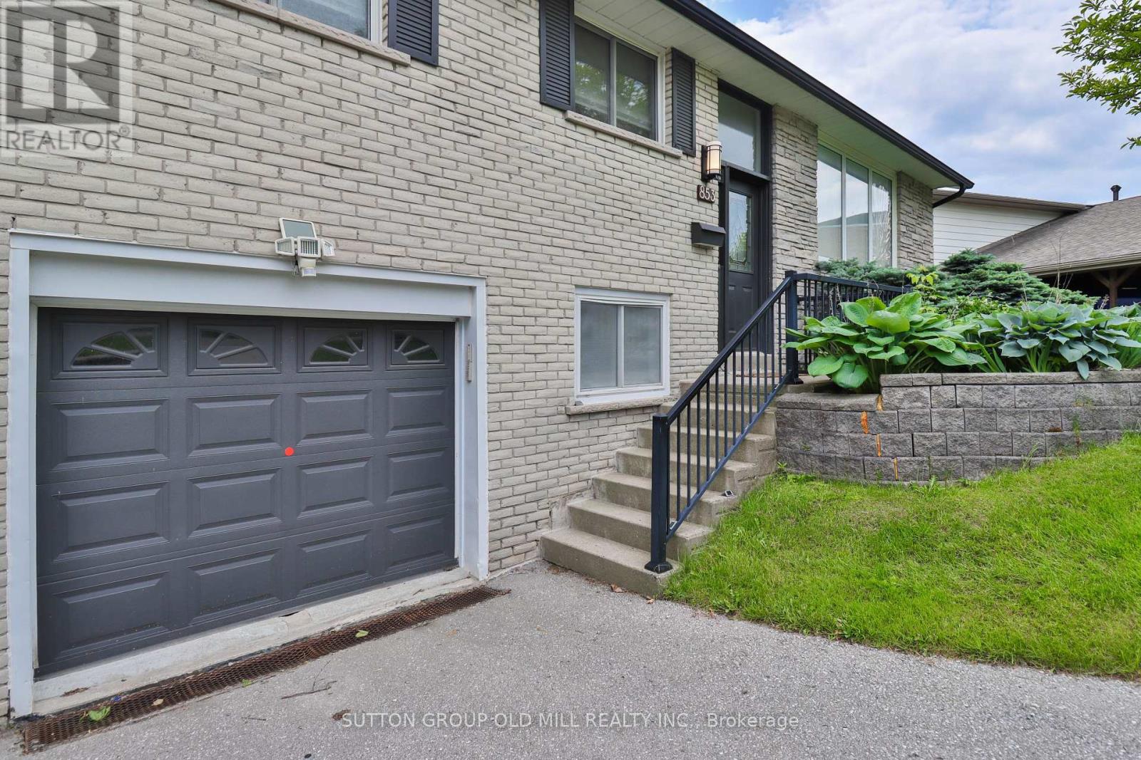 853 Capri Court, Oshawa (Donevan), Ontario  L1H 1S2 - Photo 3 - E12212737