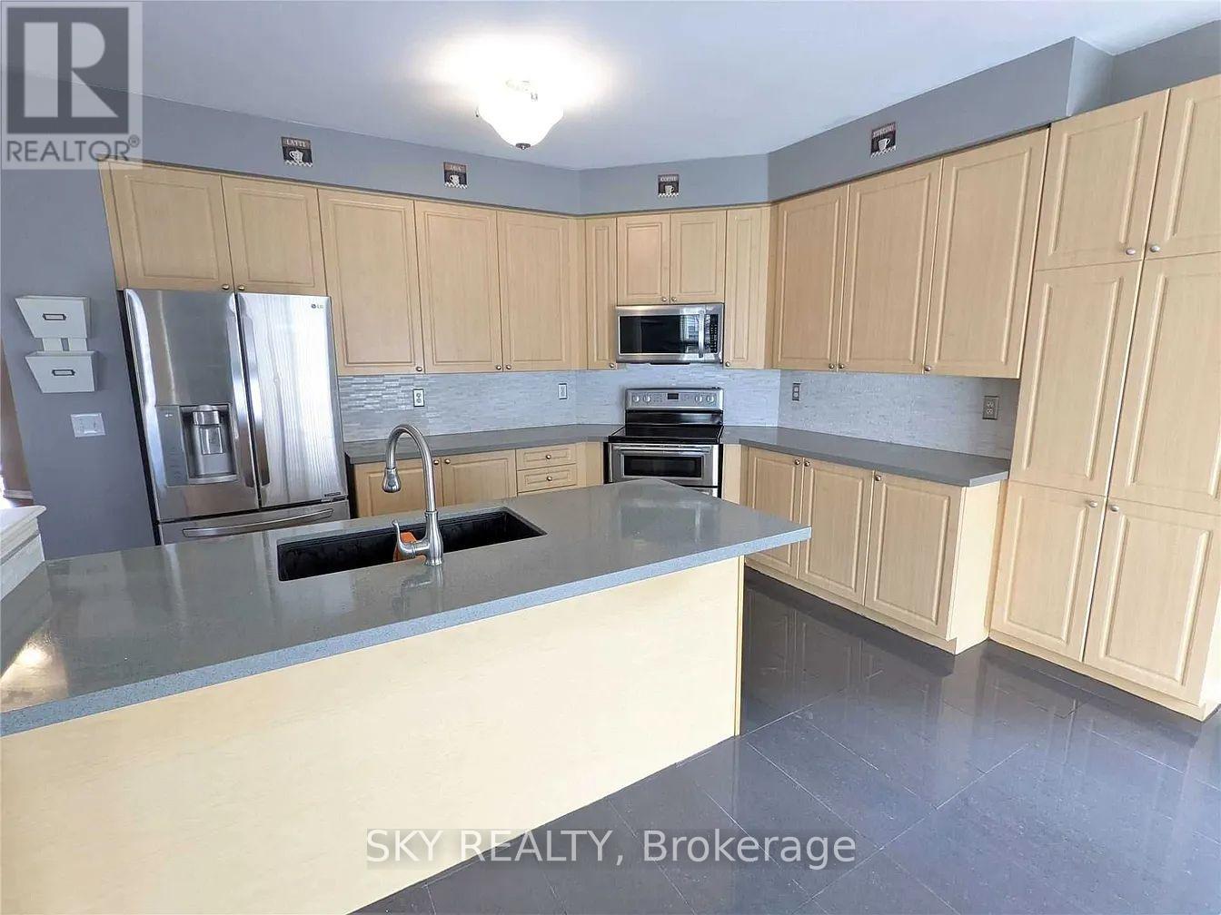 139 Jennings Drive, Clarington, Ontario  L1C 0B8 - Photo 2 - E12212804