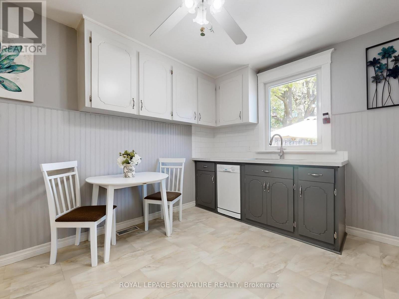 261 Glebemount Avenue, Toronto (Danforth Village-East York), Ontario  M4C 3T7 - Photo 13 - E12212831