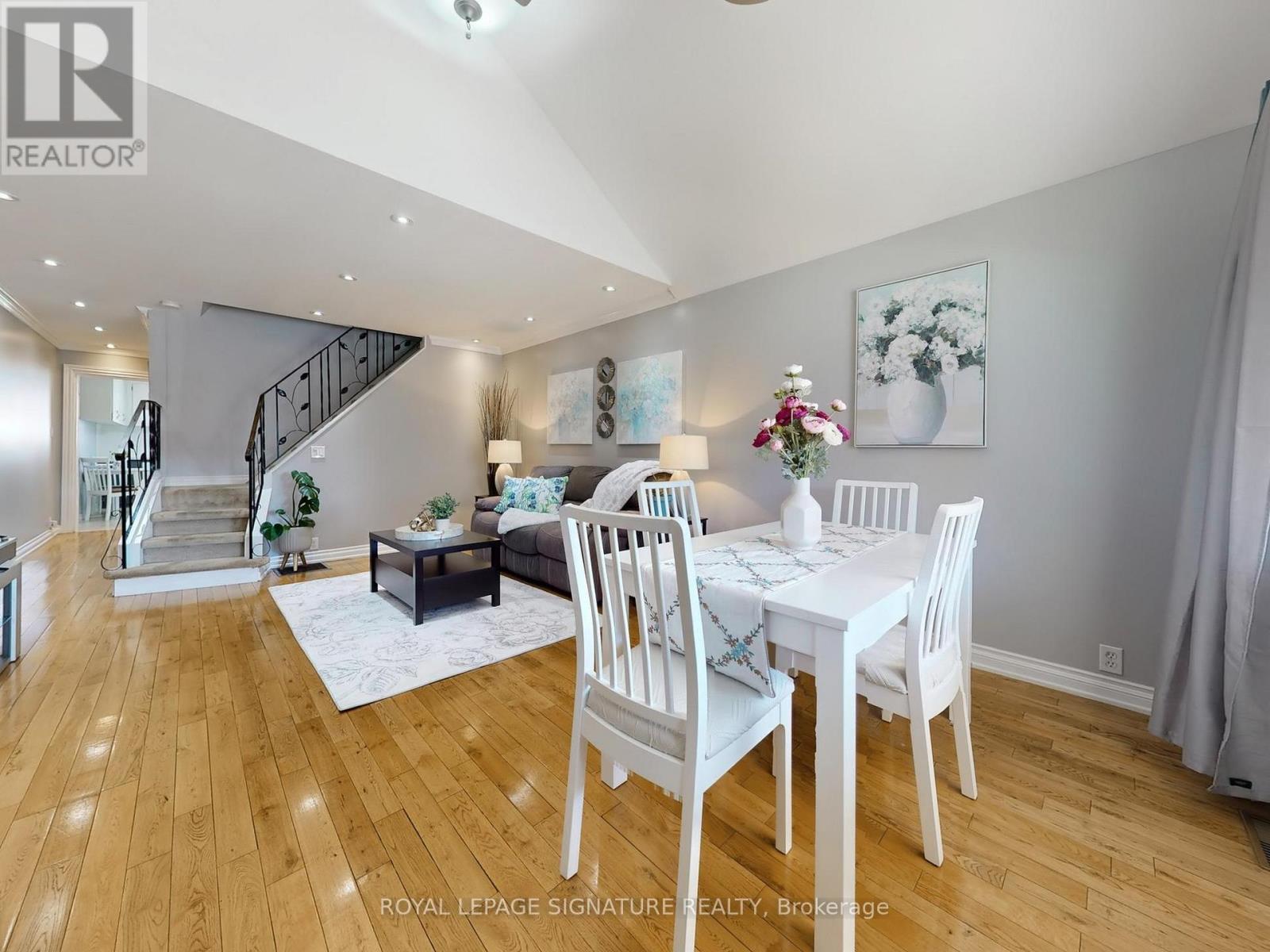 261 Glebemount Avenue, Toronto (Danforth Village-East York), Ontario  M4C 3T7 - Photo 6 - E12212831