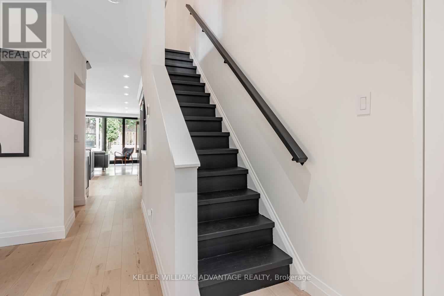 3 Edgewood Gardens, Toronto (Woodbine Corridor), Ontario  M4L 3H4 - Photo 15 - E12212915