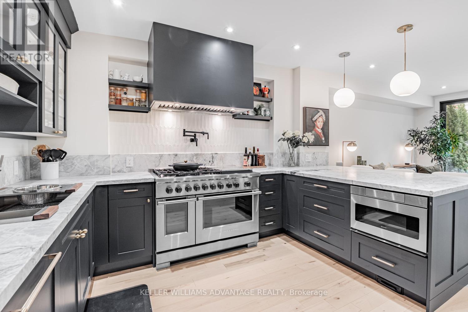 3 Edgewood Gardens, Toronto (Woodbine Corridor), Ontario  M4L 3H4 - Photo 7 - E12212915