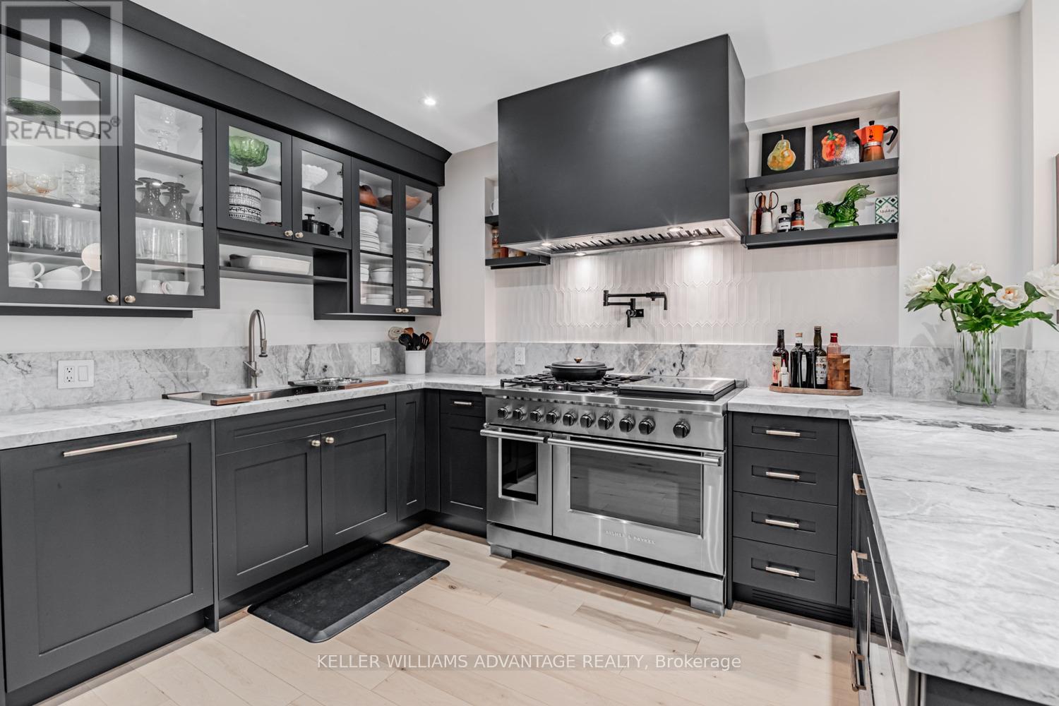3 Edgewood Gardens, Toronto (Woodbine Corridor), Ontario  M4L 3H4 - Photo 8 - E12212915