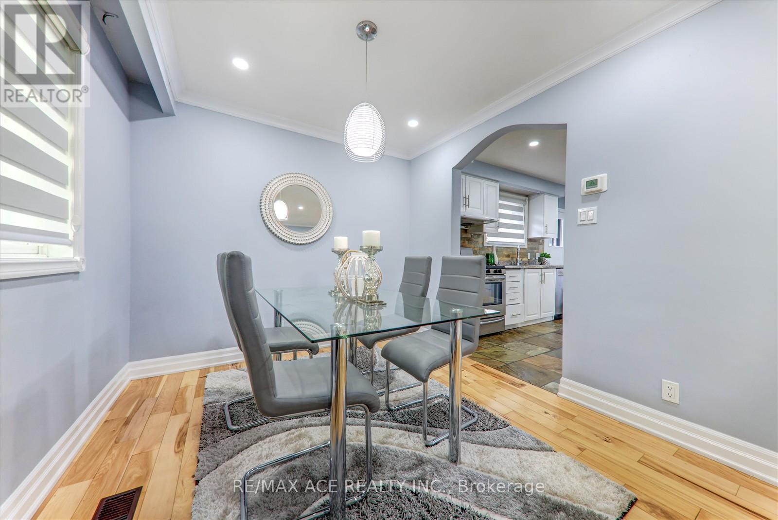 121 Cultra Square, Toronto (West Hill), Ontario  M1E 2E4 - Photo 11 - E12212926