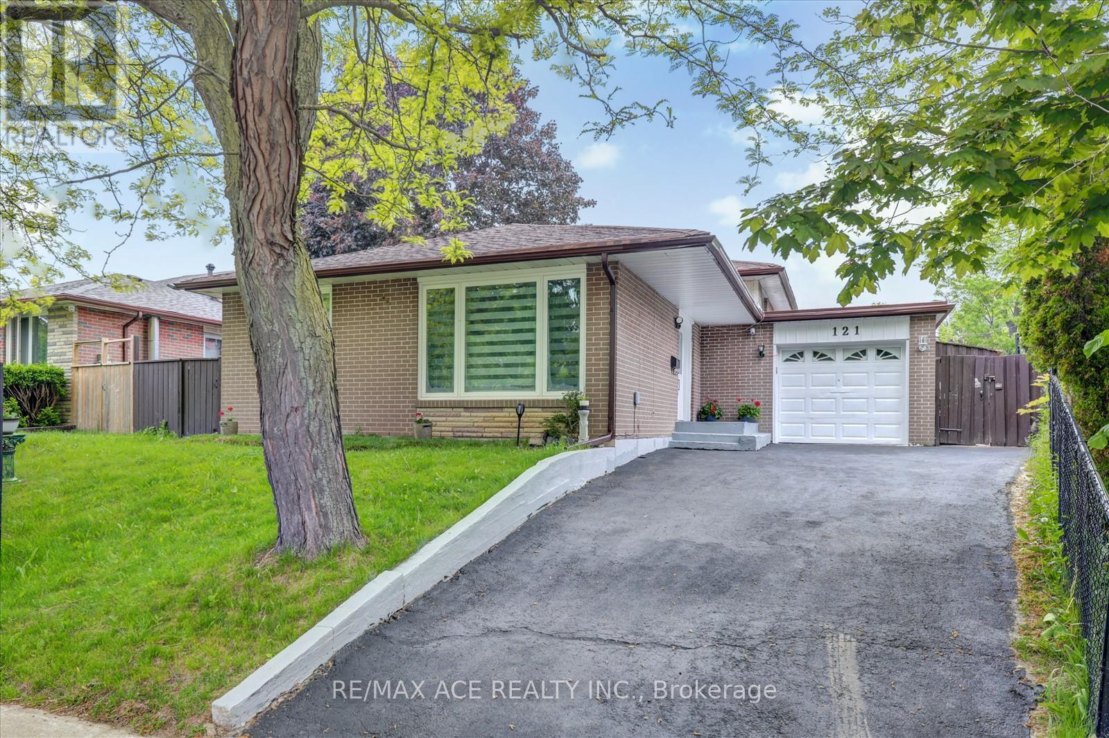 121 Cultra Square, Toronto (West Hill), Ontario  M1E 2E4 - Photo 2 - E12212926