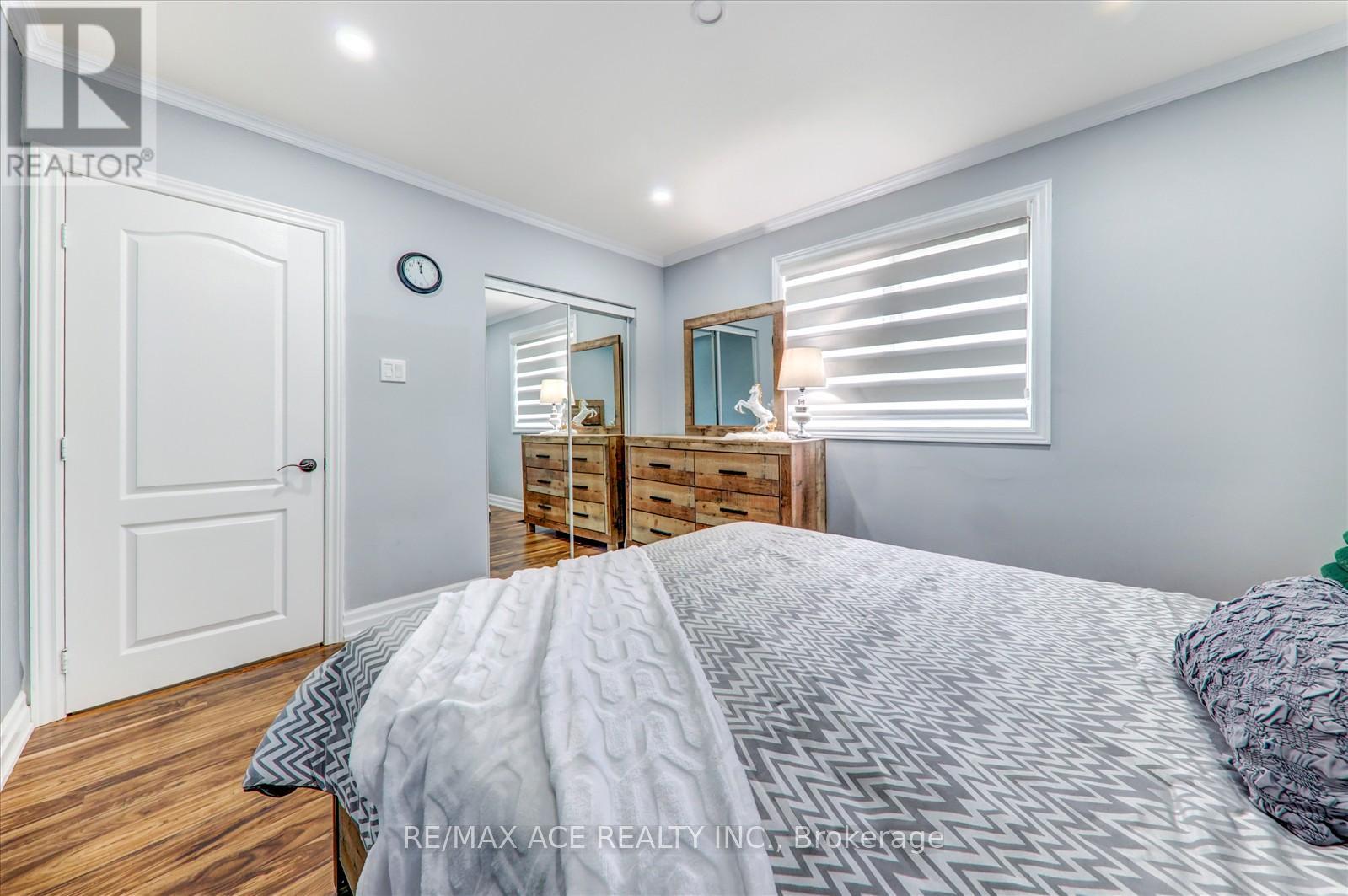121 Cultra Square, Toronto (West Hill), Ontario  M1E 2E4 - Photo 23 - E12212926