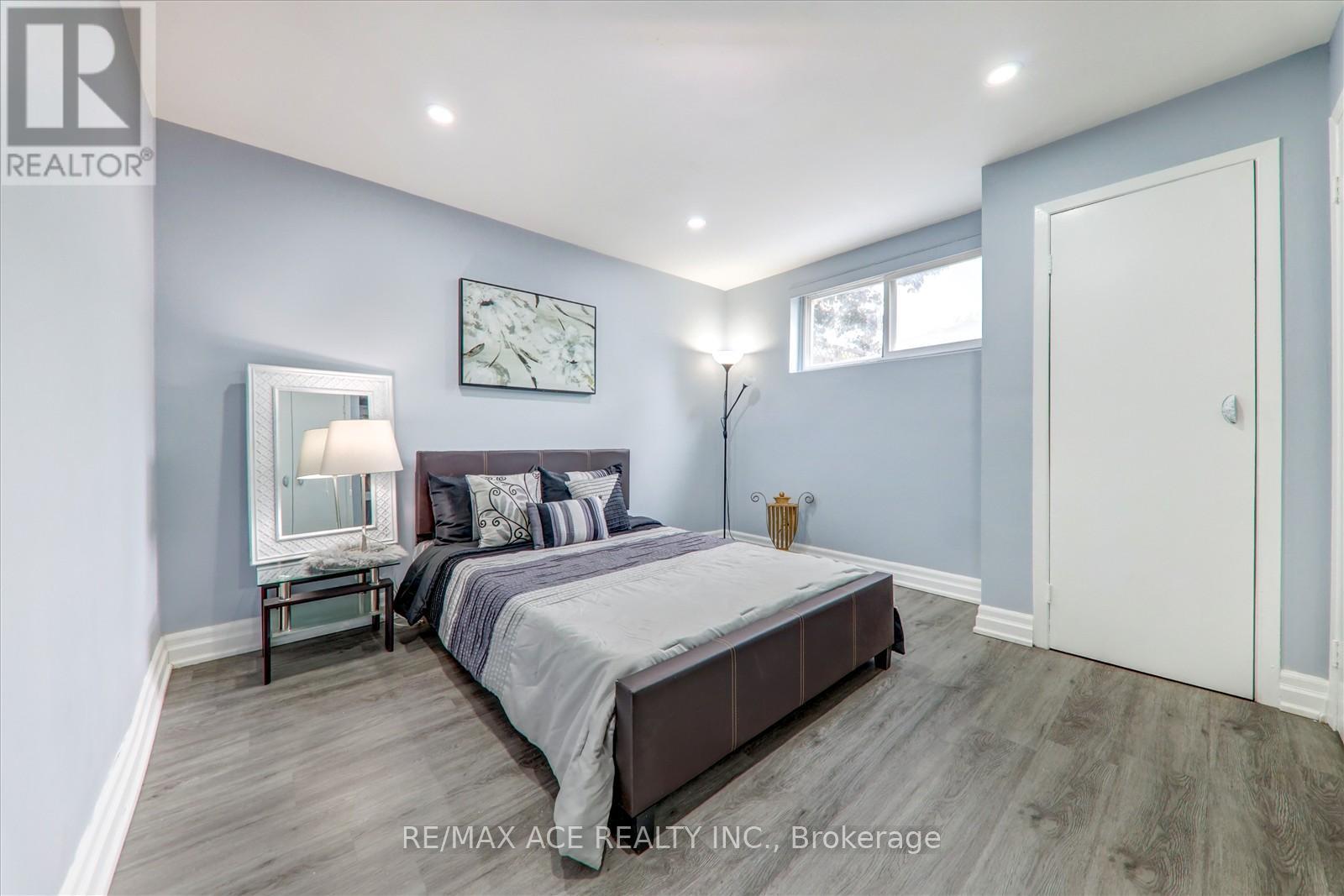 121 Cultra Square, Toronto (West Hill), Ontario  M1E 2E4 - Photo 25 - E12212926