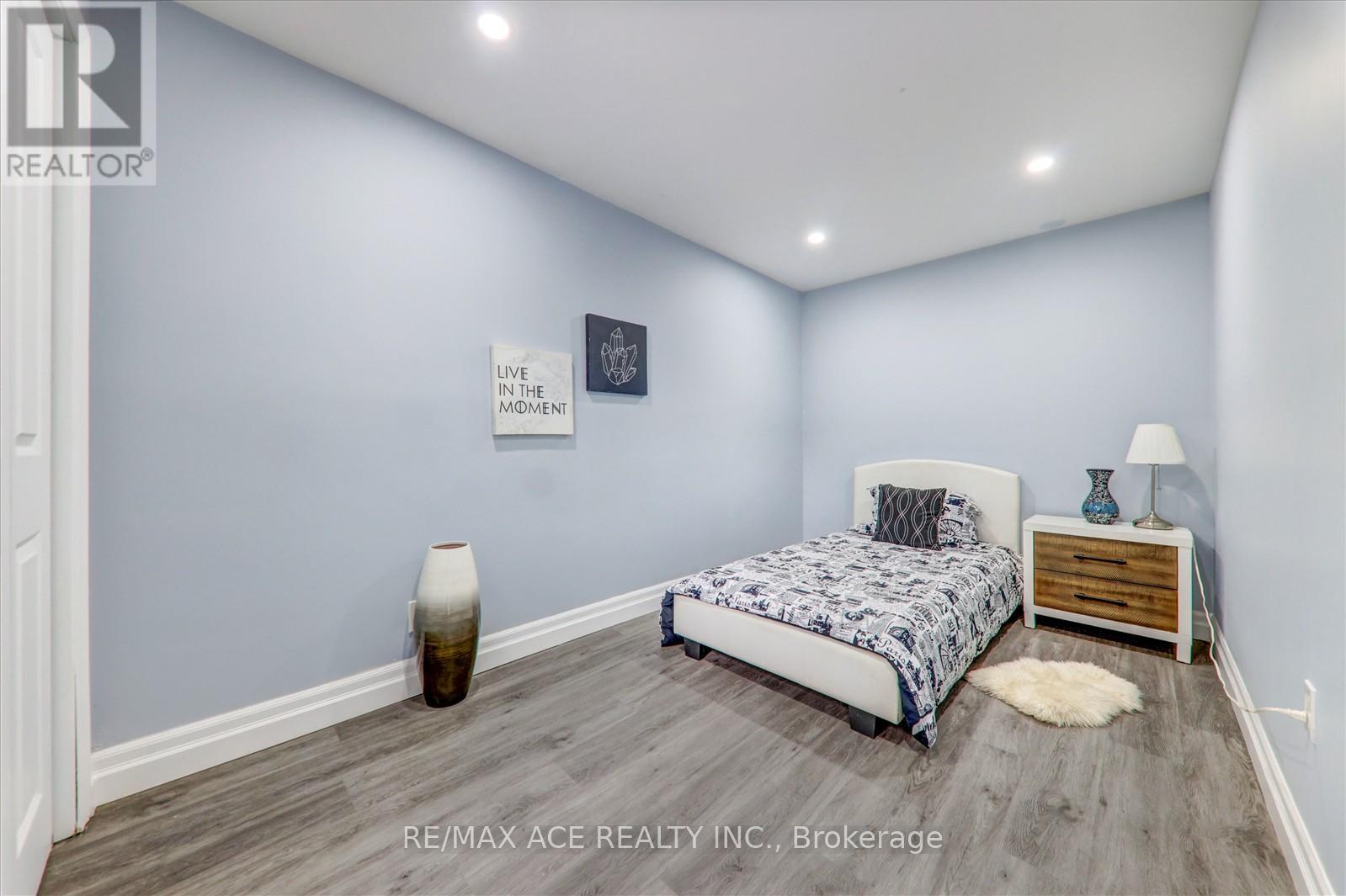 121 Cultra Square, Toronto (West Hill), Ontario  M1E 2E4 - Photo 28 - E12212926