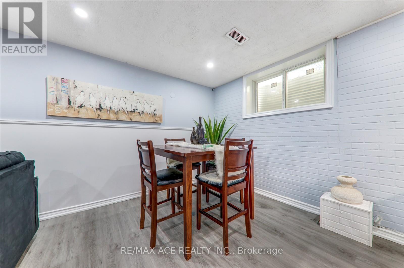 121 Cultra Square, Toronto (West Hill), Ontario  M1E 2E4 - Photo 32 - E12212926