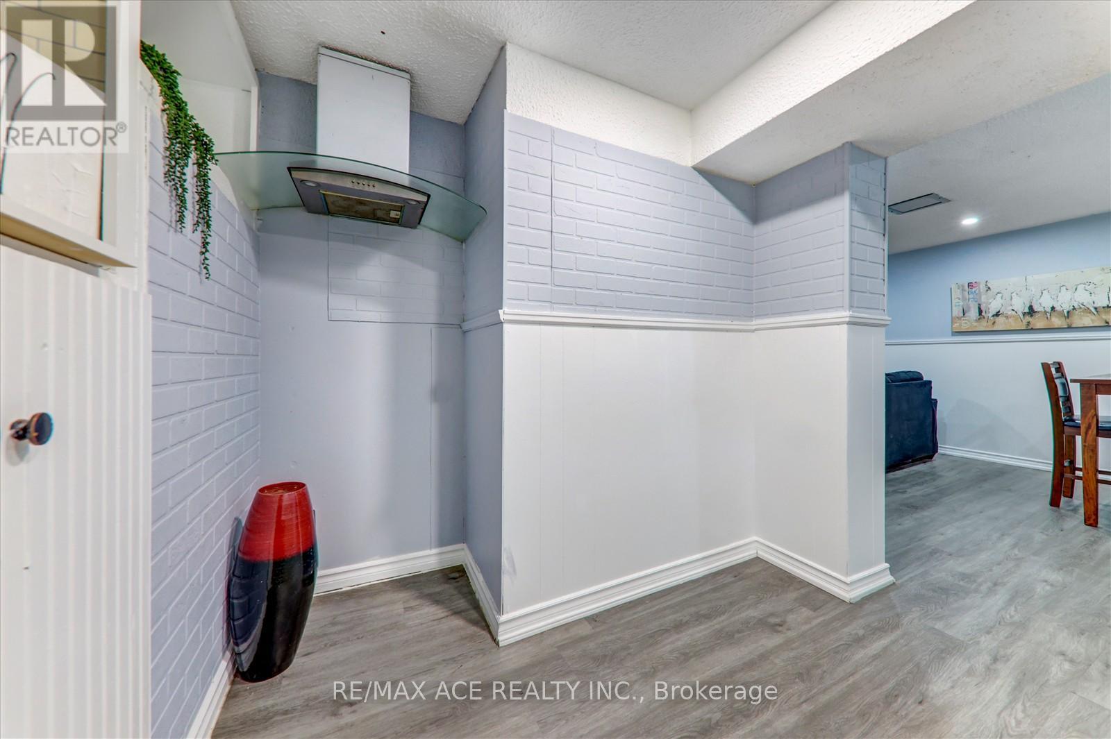 121 Cultra Square, Toronto (West Hill), Ontario  M1E 2E4 - Photo 34 - E12212926