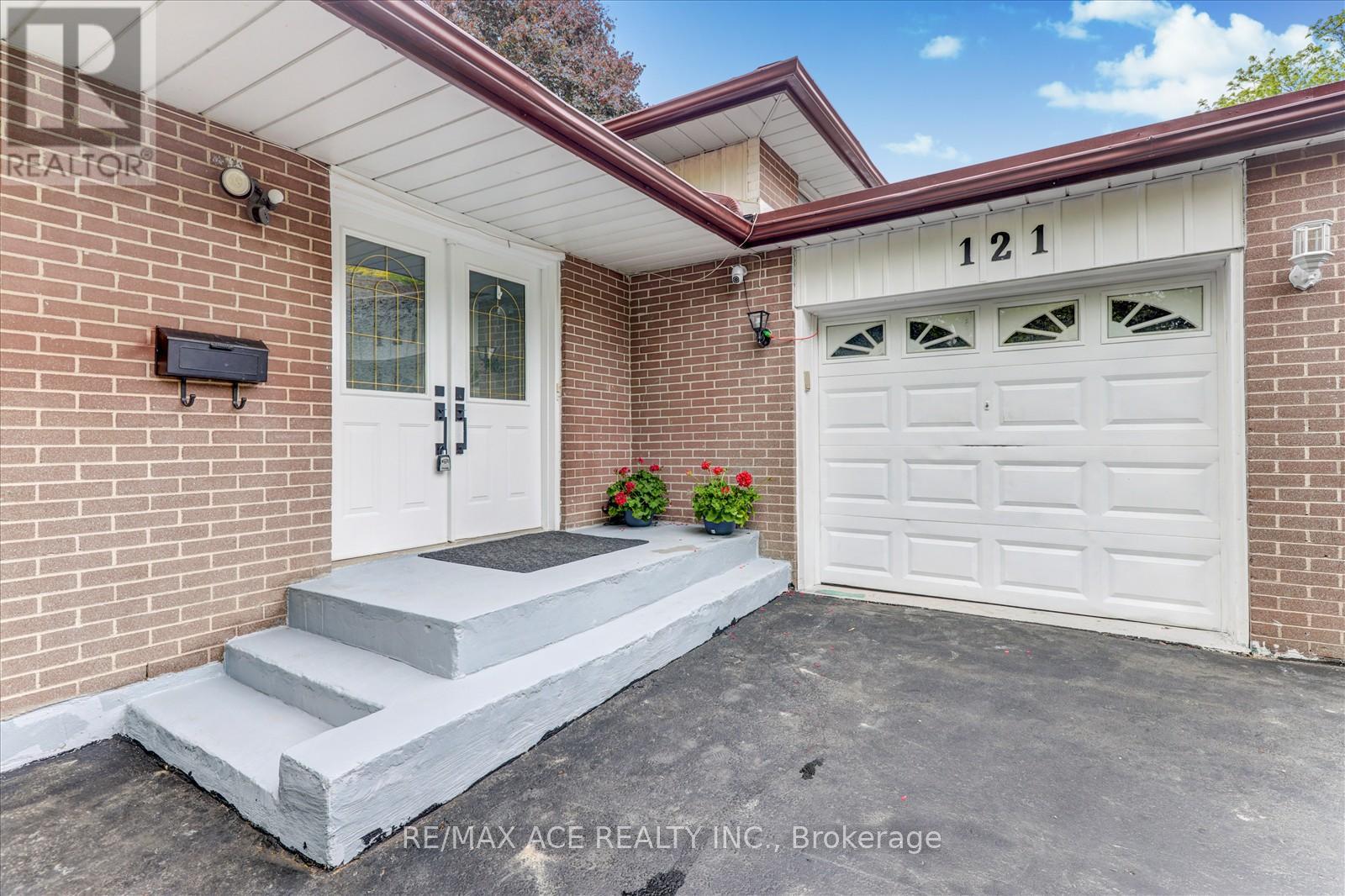 121 Cultra Square, Toronto (West Hill), Ontario  M1E 2E4 - Photo 4 - E12212926