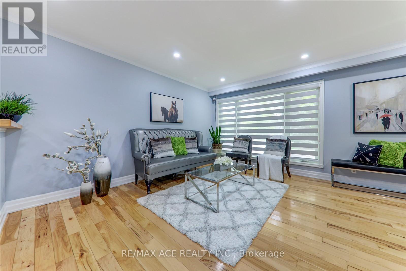 121 Cultra Square, Toronto (West Hill), Ontario  M1E 2E4 - Photo 6 - E12212926