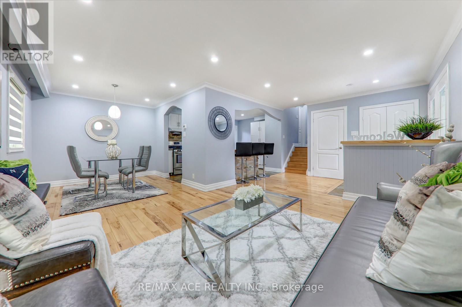 121 Cultra Square, Toronto (West Hill), Ontario  M1E 2E4 - Photo 8 - E12212926