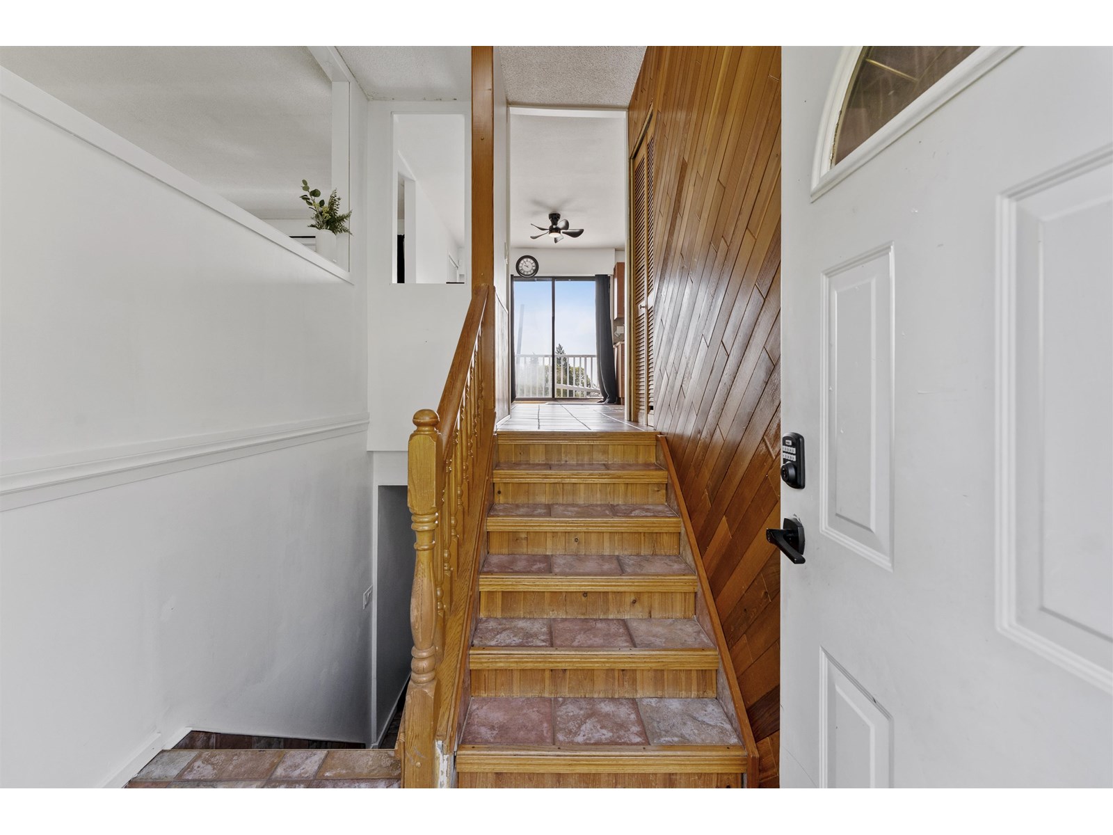 32572 Fleming Avenue, Mission, British Columbia  V2V 2G9 - Photo 4 - R3013891