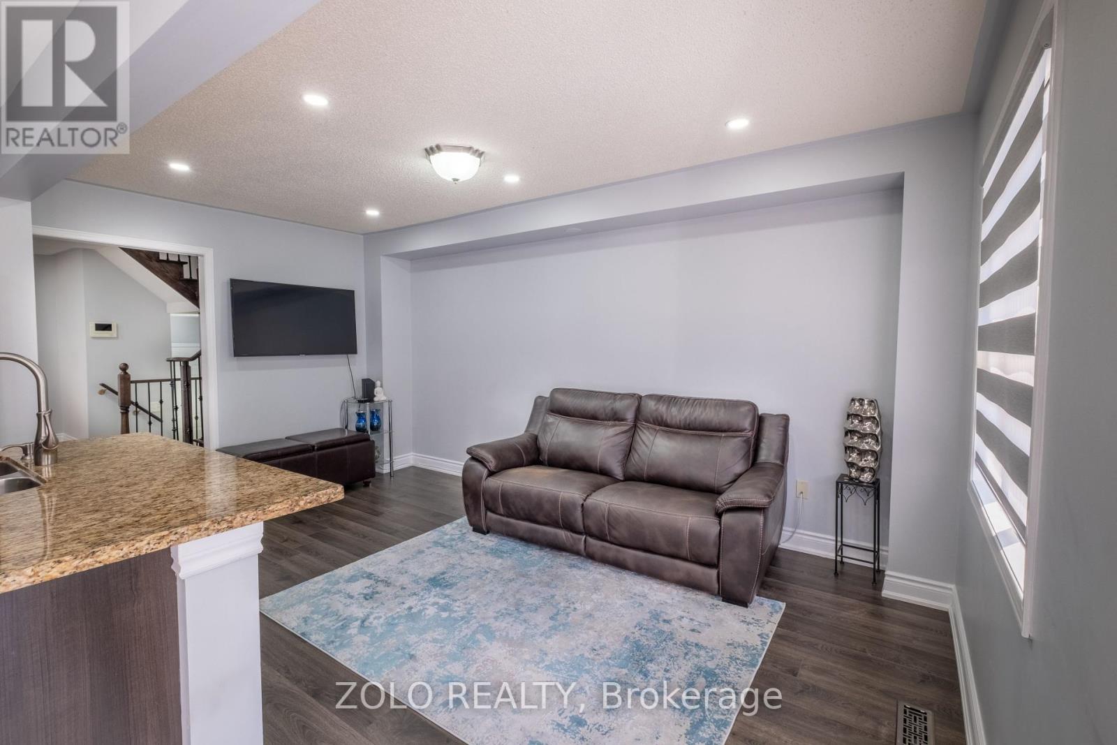 16 Flatfield Way, Brampton, Ontario  L6P 1N7 - Photo 8 - W12176376