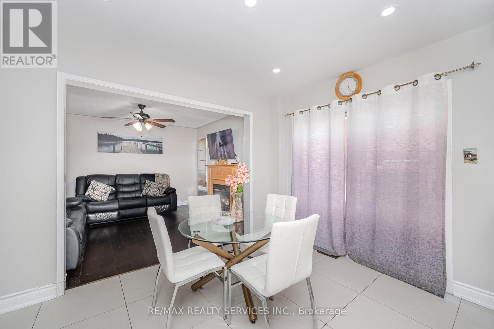 30 Sams Crescent, Brampton, Ontario  L7A 3R7 - Photo 14 - W12210375