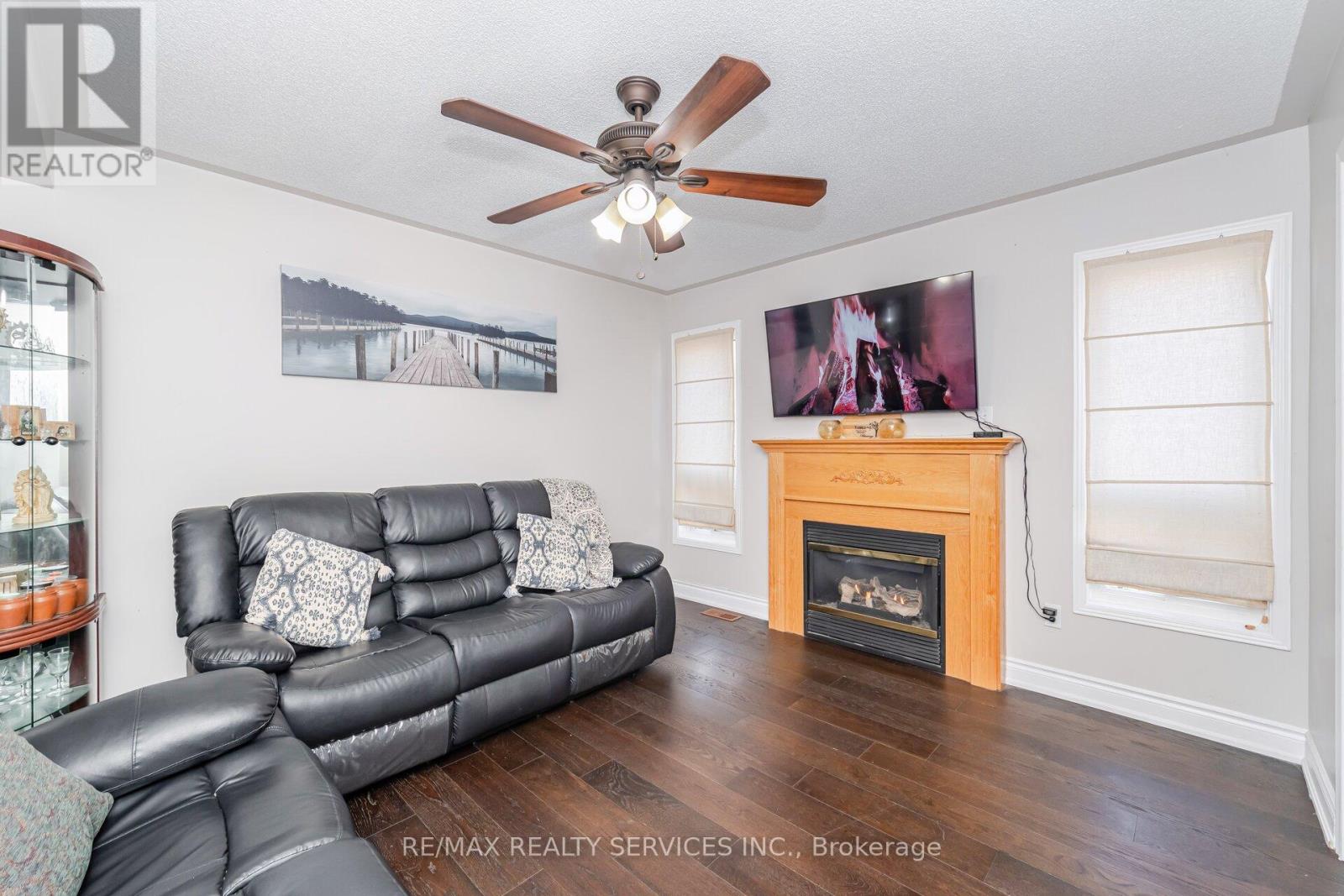 30 Sams Crescent, Brampton, Ontario  L7A 3R7 - Photo 15 - W12210375
