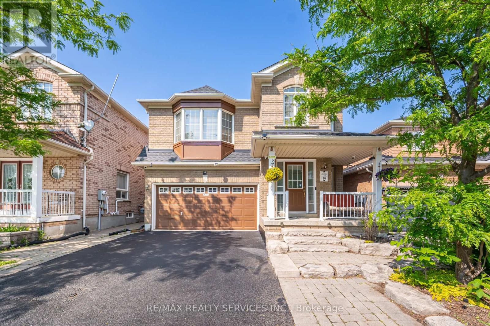 30 SAMS CRESCENT, Brampton, Ontario