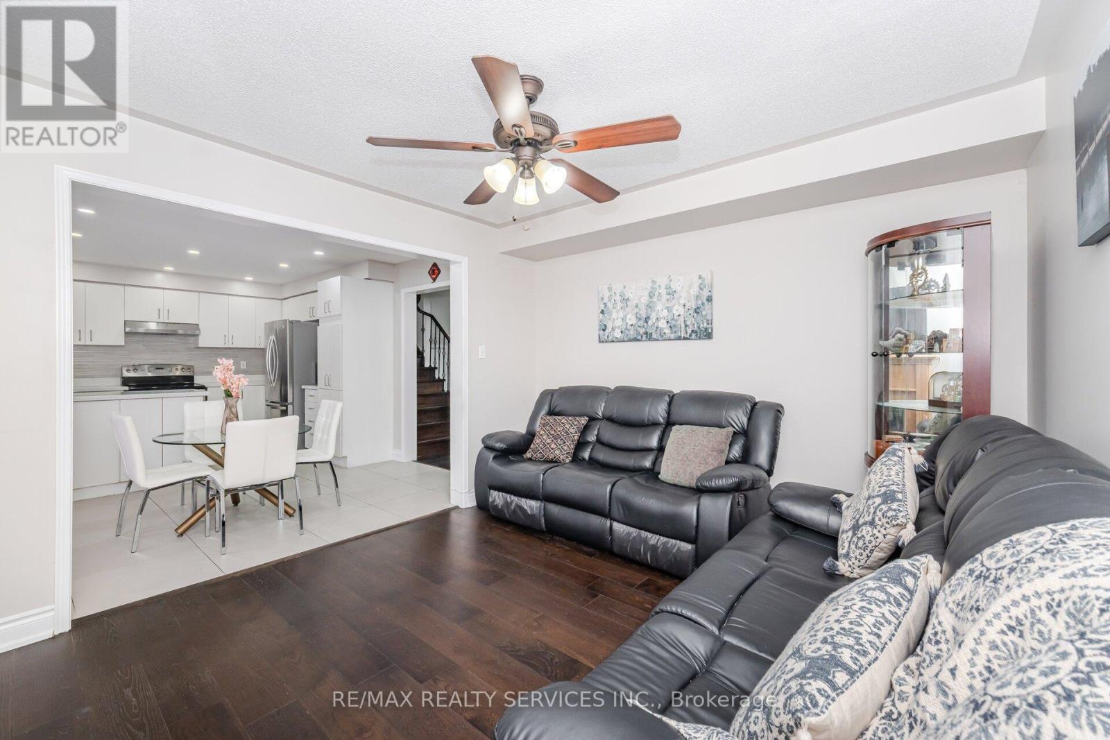 30 Sams Crescent, Brampton, Ontario  L7A 3R7 - Photo 17 - W12210375