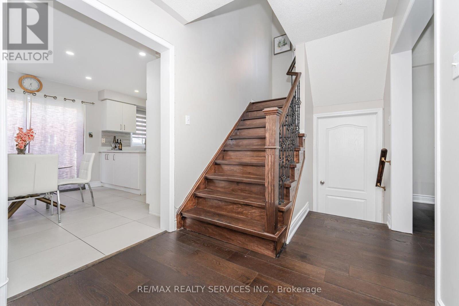 30 Sams Crescent, Brampton, Ontario  L7A 3R7 - Photo 20 - W12210375