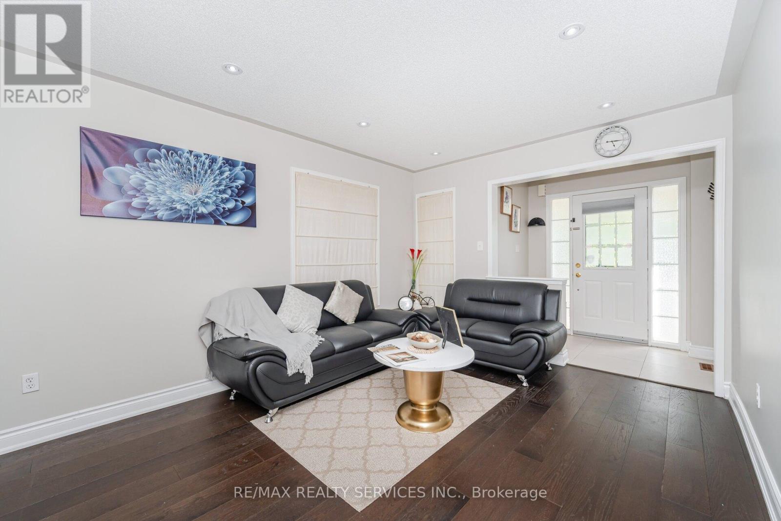 30 Sams Crescent, Brampton, Ontario  L7A 3R7 - Photo 7 - W12210375