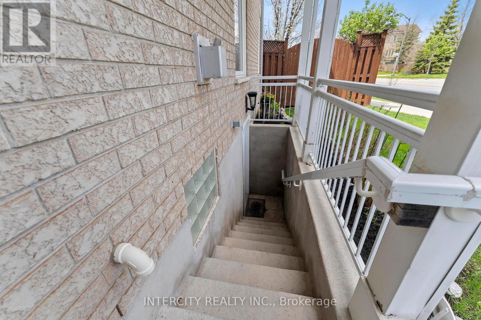 5409 Duchess Court, Burlington, Ontario  L7L 6Z4 - Photo 39 - W12212121