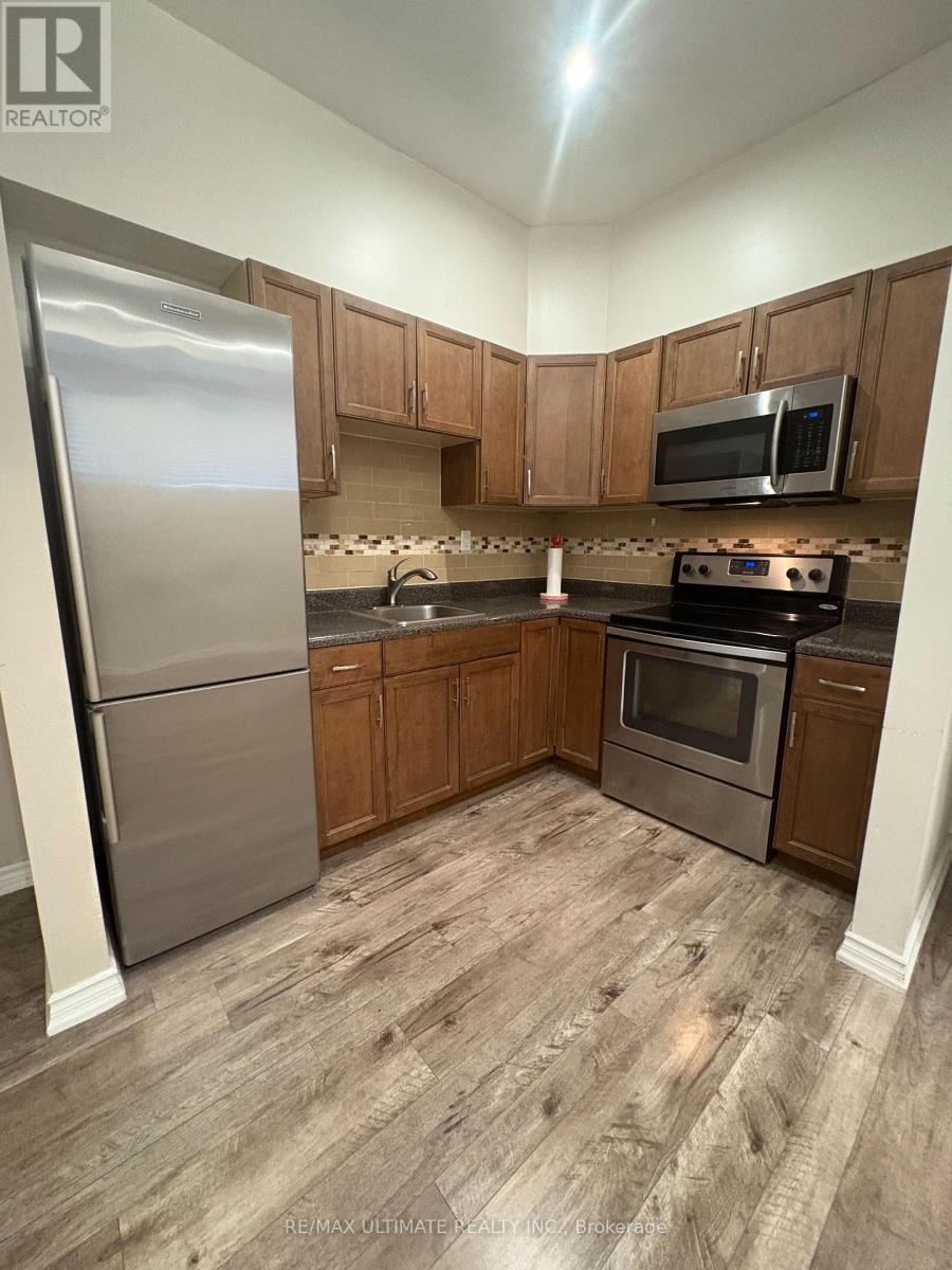 2 Lower - 1166 Glengrove Avenue W, Toronto, Ontario  M6B 2K4 - Photo 11 - W12212239