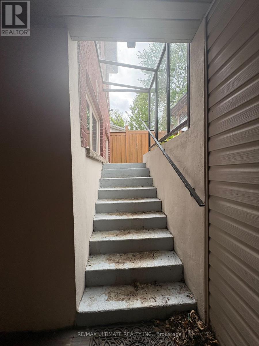 2 Lower - 1166 Glengrove Avenue W, Toronto, Ontario  M6B 2K4 - Photo 14 - W12212239
