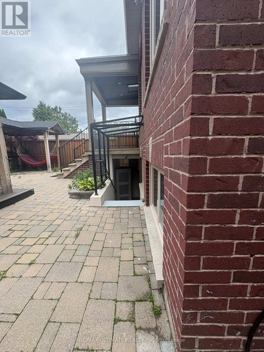 2 Lower - 1166 Glengrove Avenue W, Toronto, Ontario  M6B 2K4 - Photo 4 - W12212239