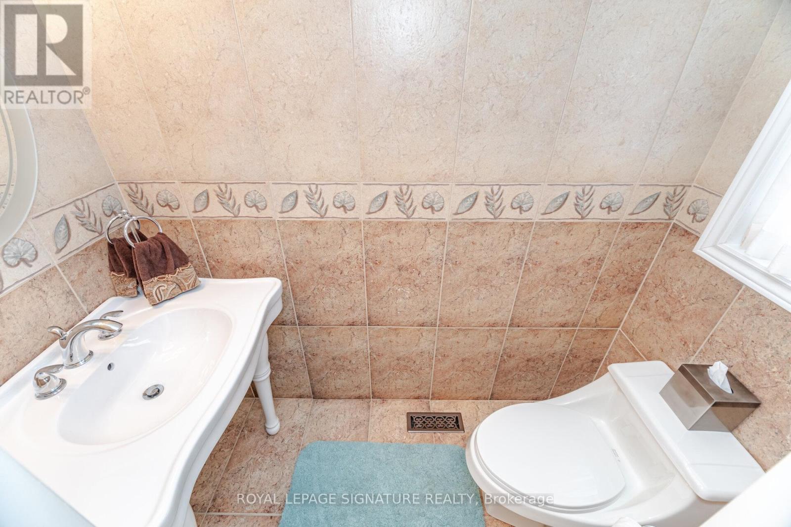 1575 Dewberry Crescent, Mississauga (Rathwood), Ontario  L4W 3B6 - Photo 15 - W12212259