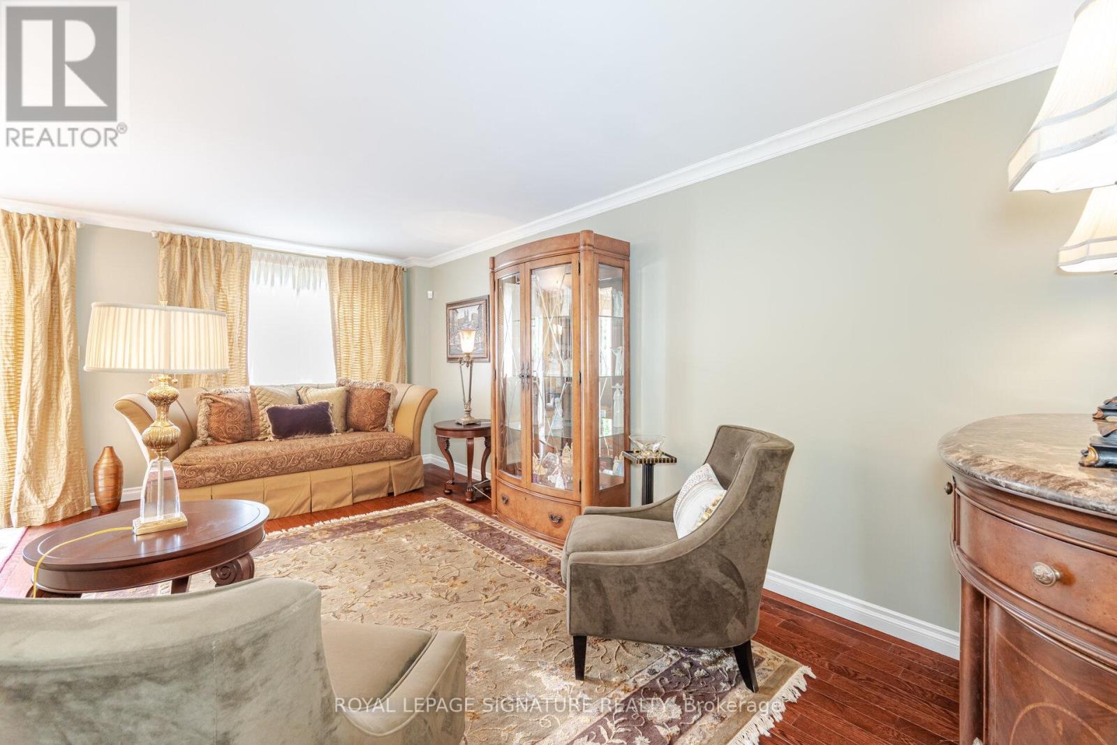 1575 Dewberry Crescent, Mississauga (Rathwood), Ontario  L4W 3B6 - Photo 10 - W12212259