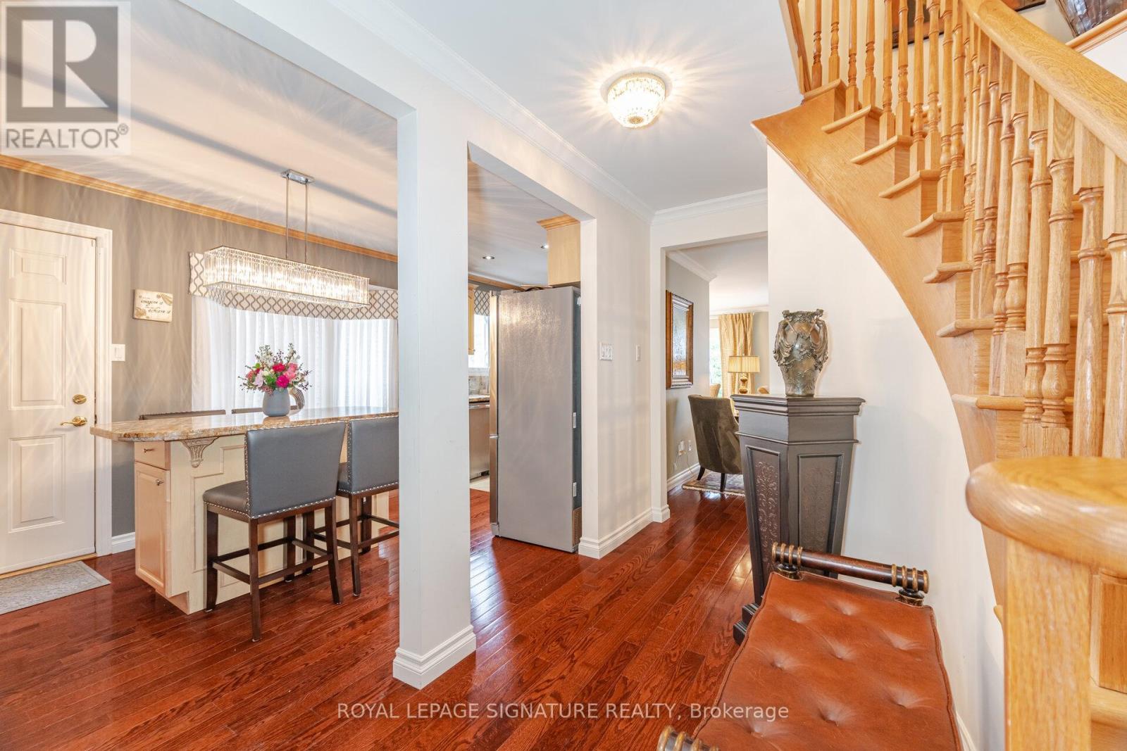 1575 Dewberry Crescent, Mississauga (Rathwood), Ontario  L4W 3B6 - Photo 2 - W12212259