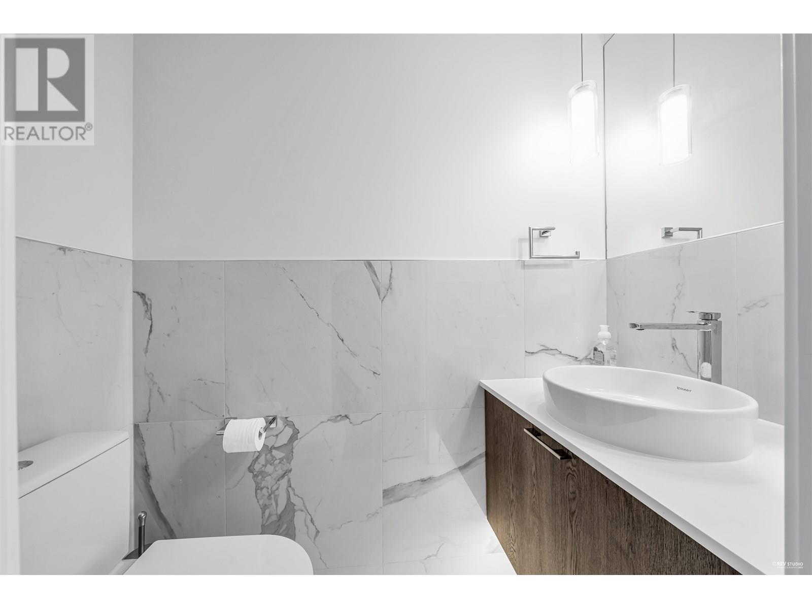 4 1960 Glenaire Drive, North Vancouver, British Columbia  V7P 1Y1 - Photo 11 - R3014184