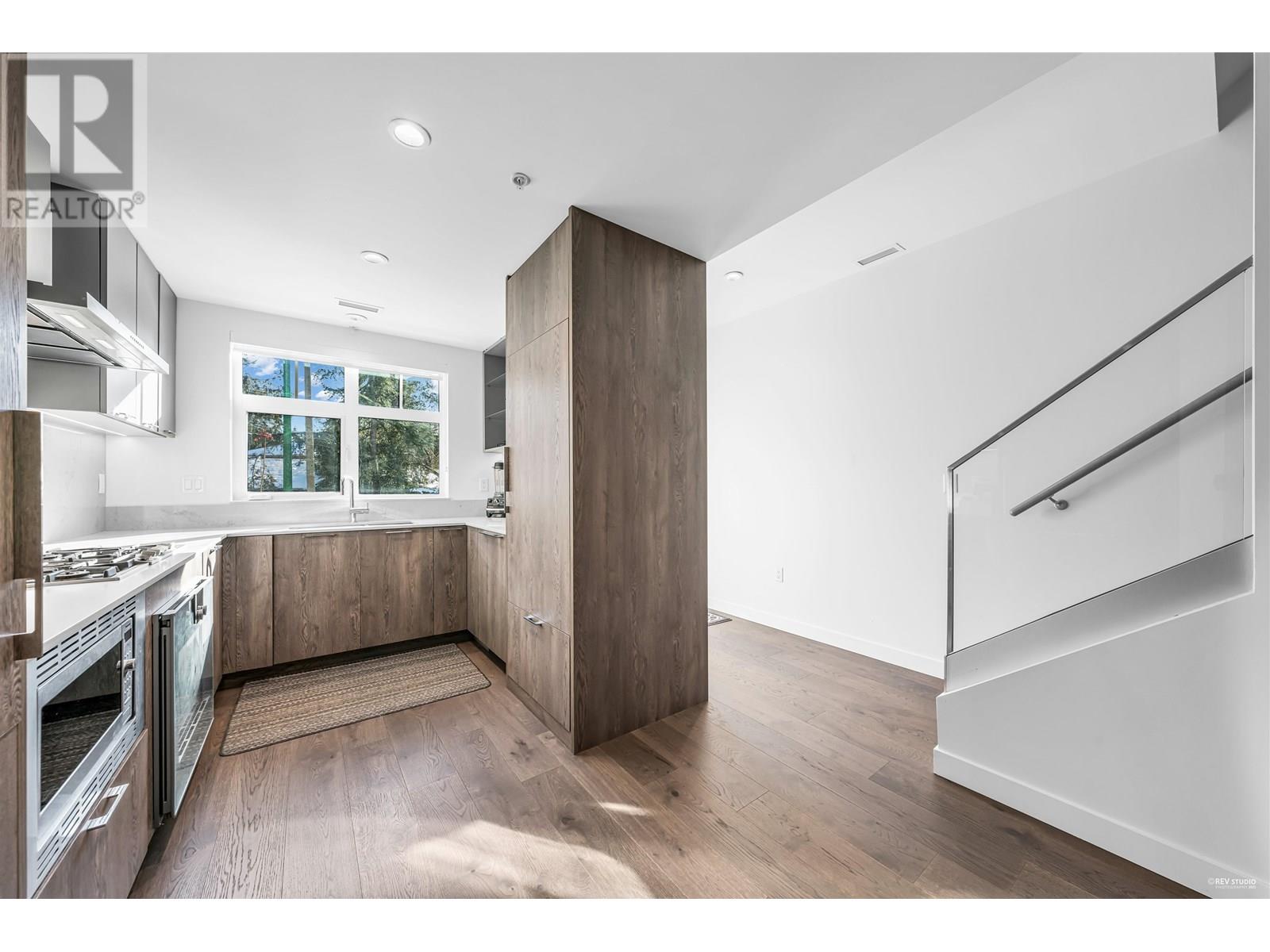 4 1960 Glenaire Drive, North Vancouver, British Columbia  V7P 1Y1 - Photo 14 - R3014184