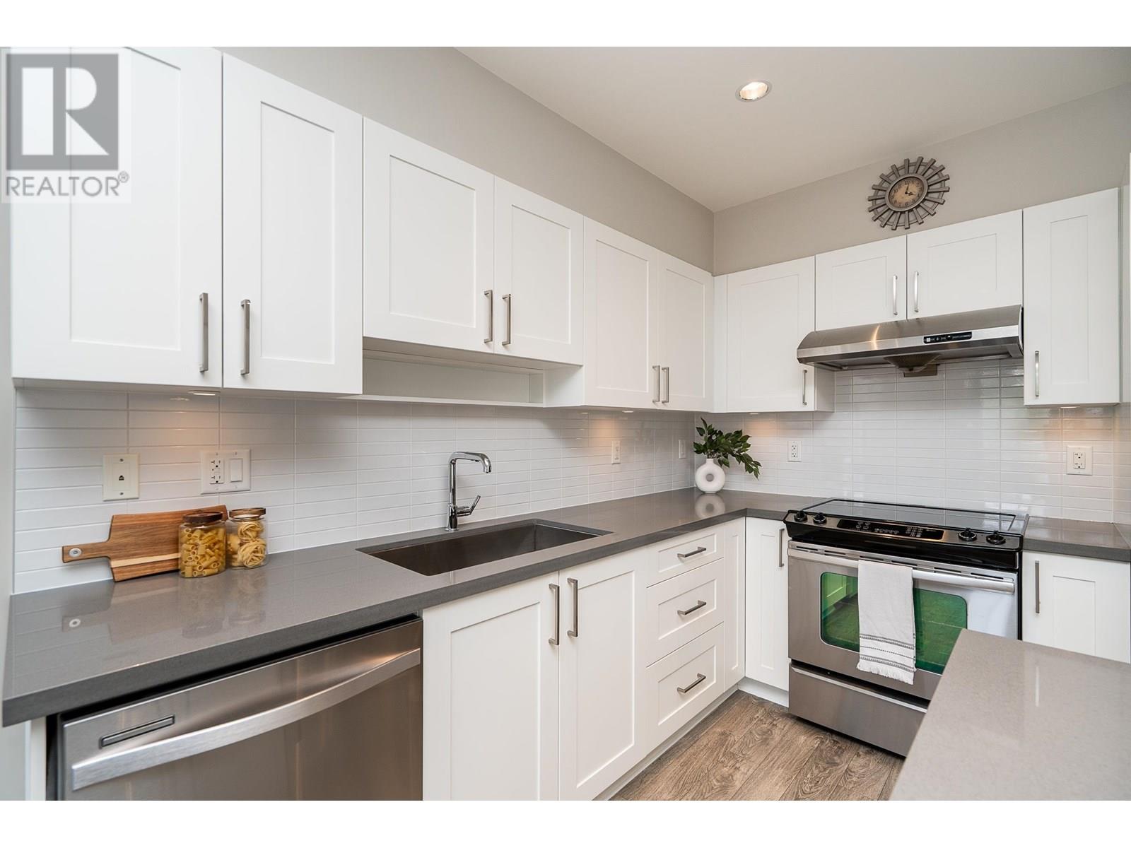 2410 963 Charland Avenue, Coquitlam, British Columbia  V3K 0E2 - Photo 5 - R3014192