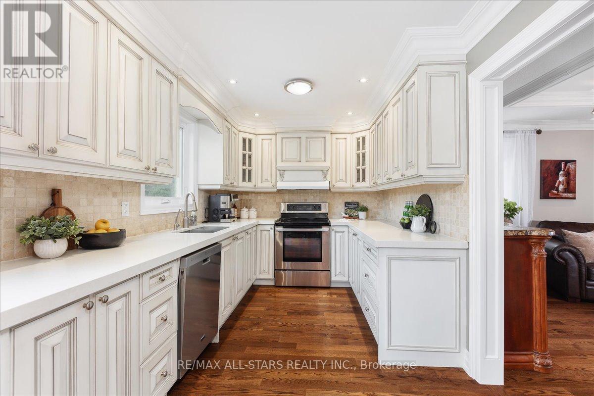 494 London Road, Newmarket (Bristol-London), Ontario  L3Y 6H2 - Photo 11 - N12212727
